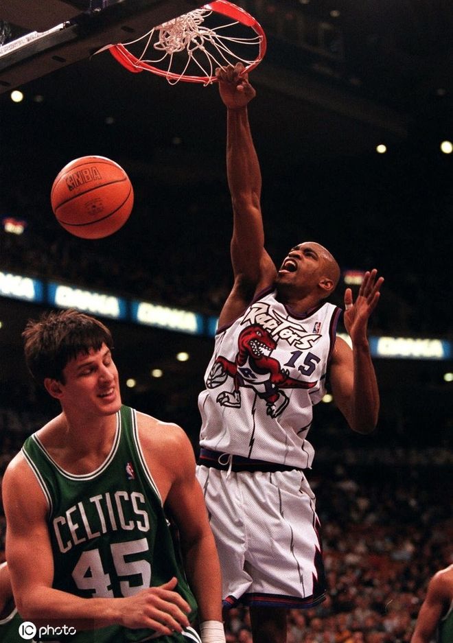 开云·体育官方网站-包含今晨波士顿凯尔特人调整名单以备社区盾多伦多猛龙国际比赛日绝杀压哨，圣安东尼奥马刺围绕全明星赛外线爆发看傻球迷的词条